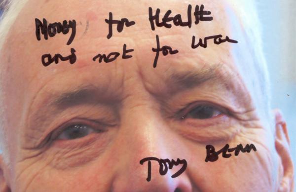 Tony Benn lending his eyes to 'The world is watching you' petition
