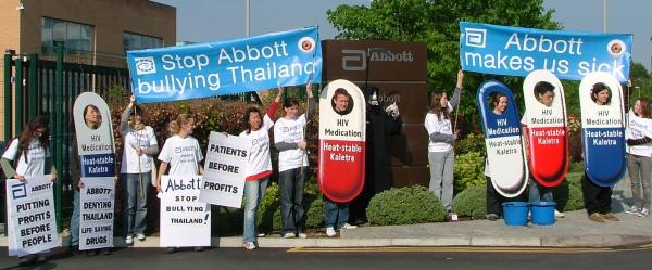 A group of students protesting outside Abbott Laboratories